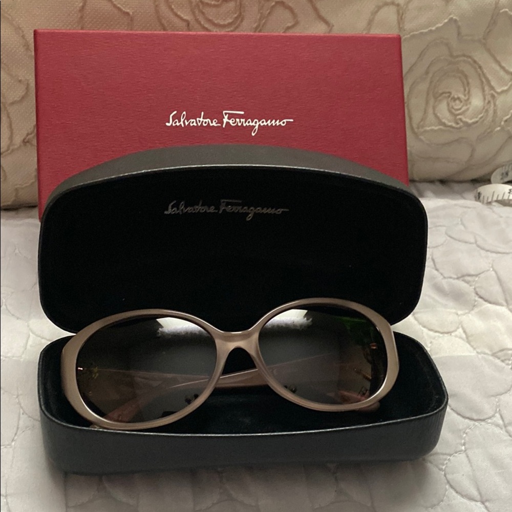 Salvatore Ferragamo Nude sunglasses